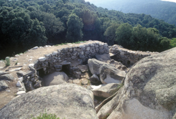 Casteddu de Cucuruzzu - vue du casteddu sur les alentours