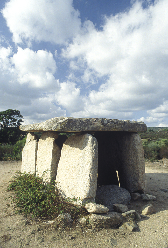 Dolmen Dolmen