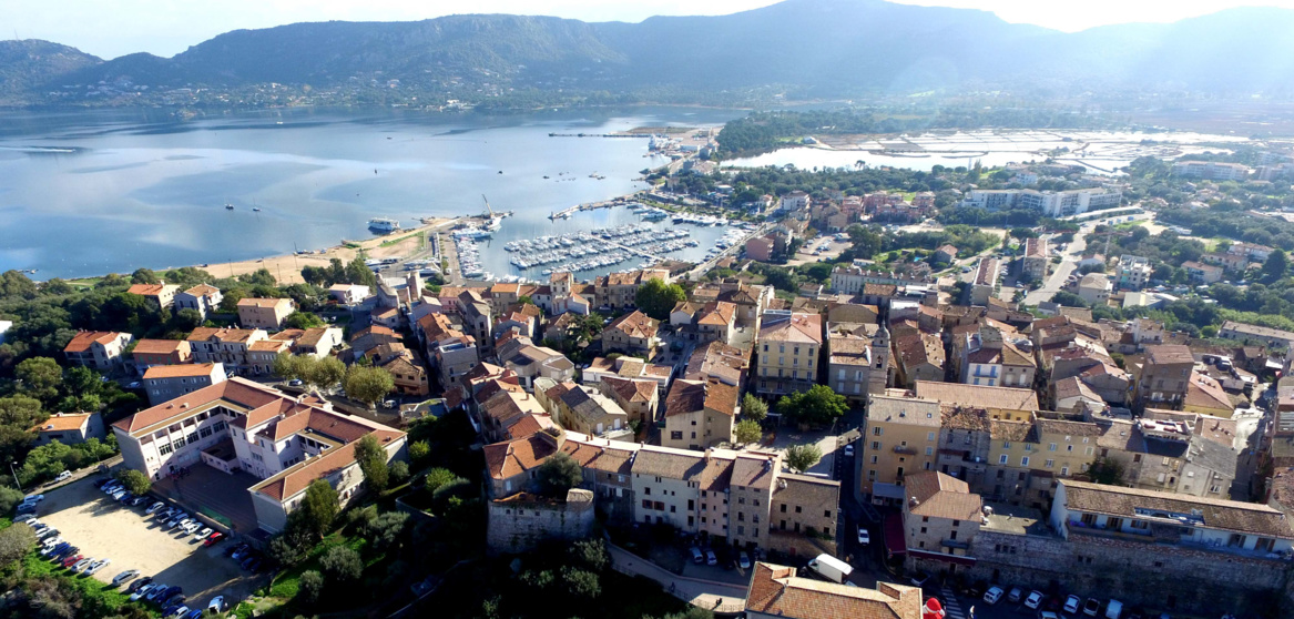 Porto-Vecchio (Porti Vechju)  Porto-Vecchio (Porti Vechju)